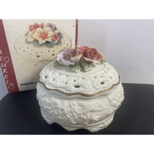Decorative Floral Porcelain Keepsake Box Bowl with Lid 6” Round